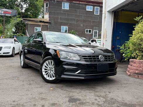 Used 2016 Volkswagen Passat 1.8T SE FWD image 17
