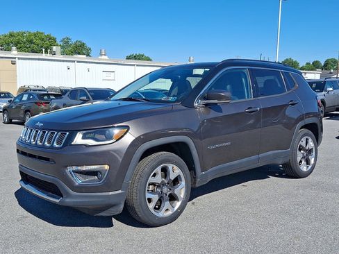Used 2018 Jeep Compass Limited w/ Navigation Group AWD/4WD image 1