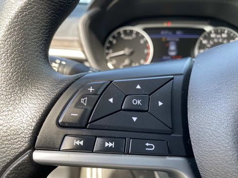 Used 2024 Nissan Altima 2.5 SV image 14