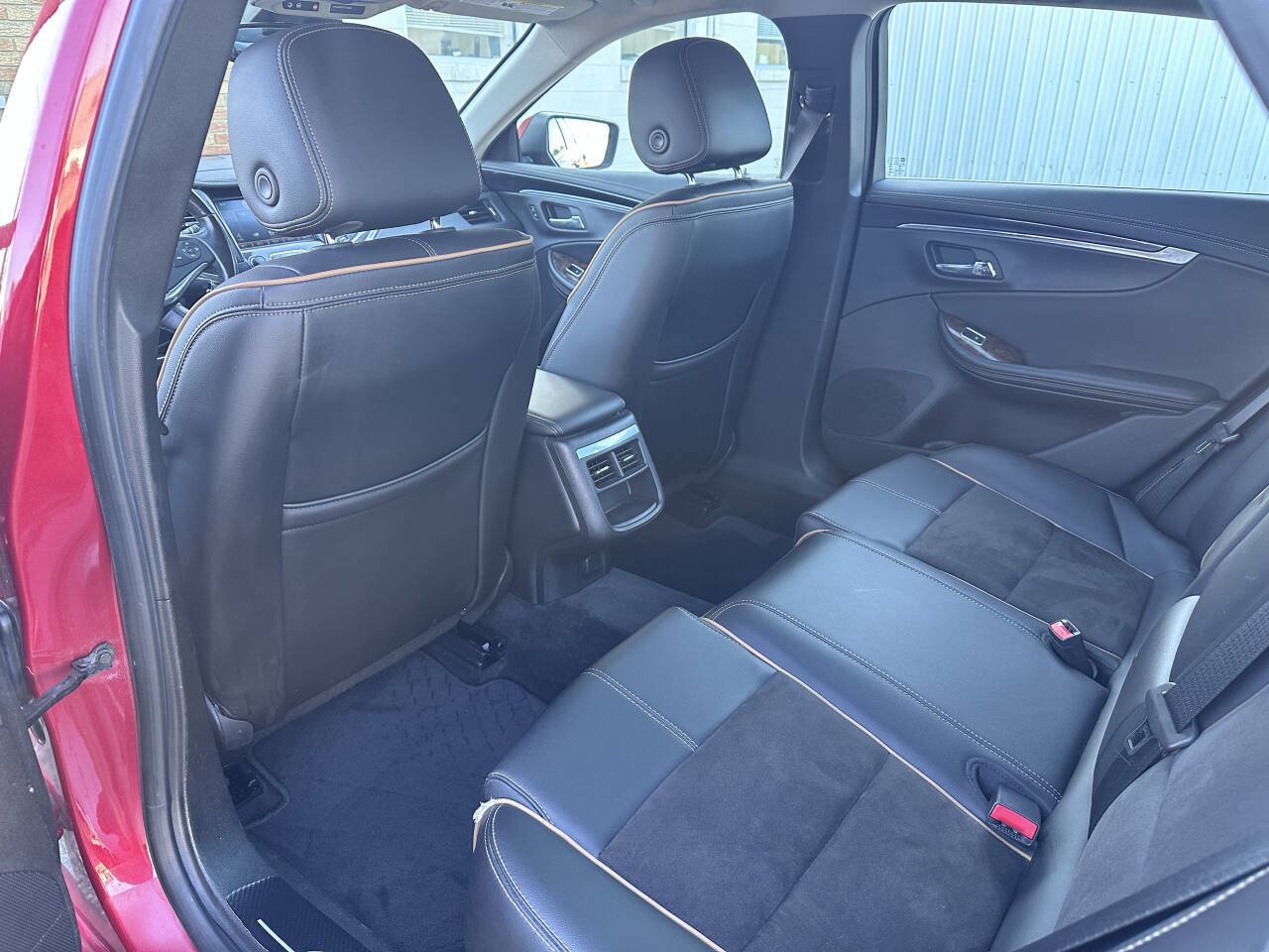 Used 2015 Chevrolet Impala LT w/ Convenience Package FWD image 32