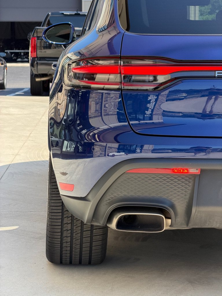 Used 2022 Porsche Macan AWD/4WD image 12