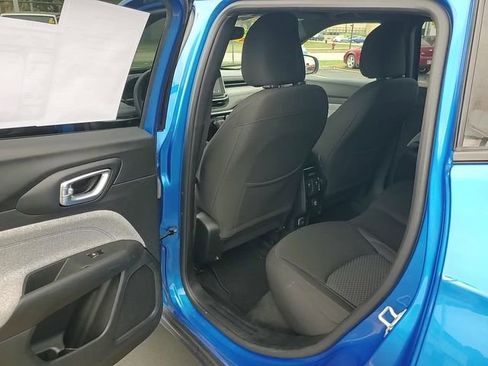 Used 2023 Jeep Compass Sport image 27