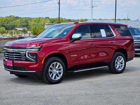 Used 2025 Chevrolet Tahoe Premier RWD image 3