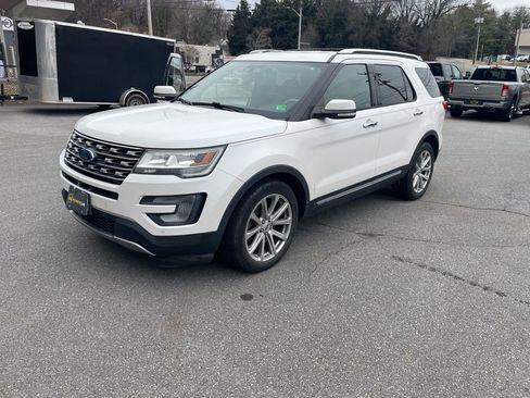 Used 2017 Ford Explorer Limited image 3