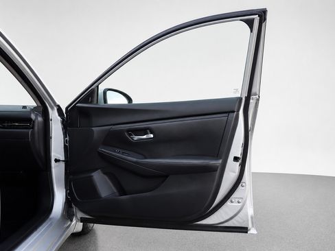 Used 2020 Nissan Sentra SV FWD image 20