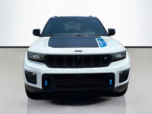 Used 2022 Jeep Grand Cherokee Trailhawk w/ Advanced Protech Group II AWD/4WD image 2