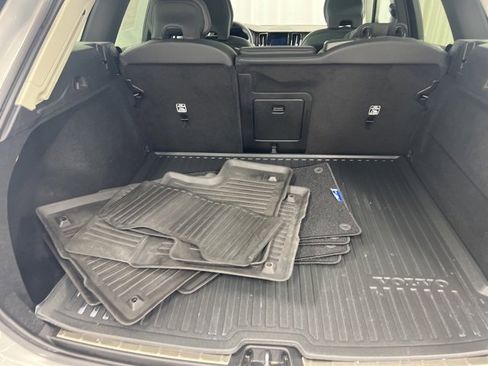 Used 2023 Volvo XC60 B5 Plus w/ Climate Package image 9