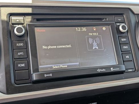 Used 2018 Toyota Tacoma SR5 AWD/4WD image 28