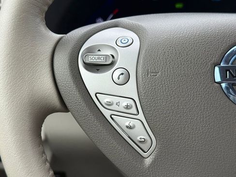 Used 2012 Nissan Leaf SL image 28