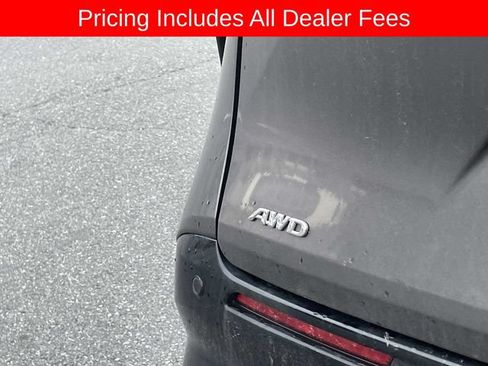 Used 2023 Toyota Sienna Platinum AWD/4WD image 6