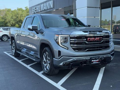 Used 2023 GMC Sierra 1500 SLT w/ SLT Premium Package AWD/4WD image 2