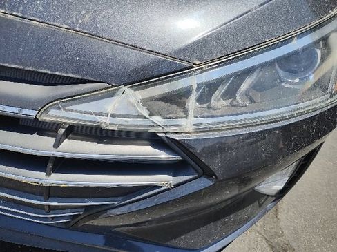 Used 2020 Hyundai Elantra SE FWD image 2