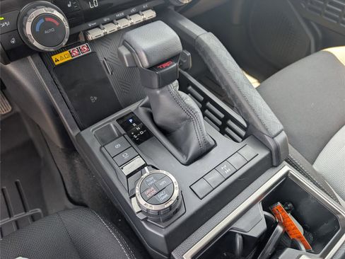 Used 2025 Toyota 4Runner TRD Off-Road AWD/4WD image 17