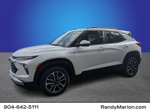 Used 2024 Chevrolet TrailBlazer LT FWD image 1