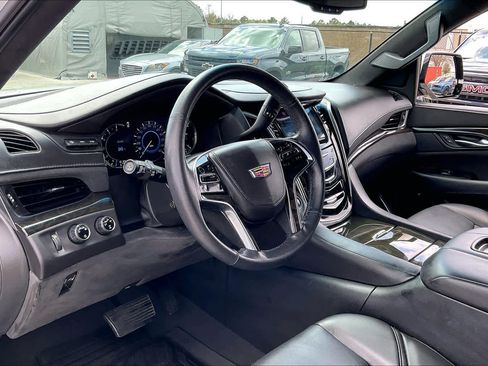 Used 2016 Cadillac Escalade ESV Platinum image 18