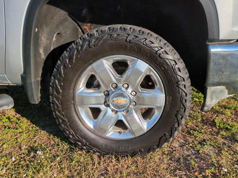 Used 2022 Chevrolet Silverado 2500 LTZ w/ LTZ Premium Package image 10