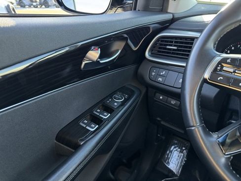 Used 2019 Kia Sorento EX image 32