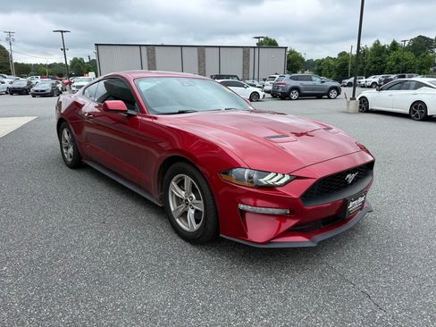 Used 2021 Ford Mustang Coupe RWD image 9