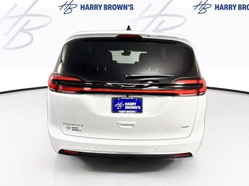 New 2027 Chrysler Pacifica Select AWD/4WD image 29