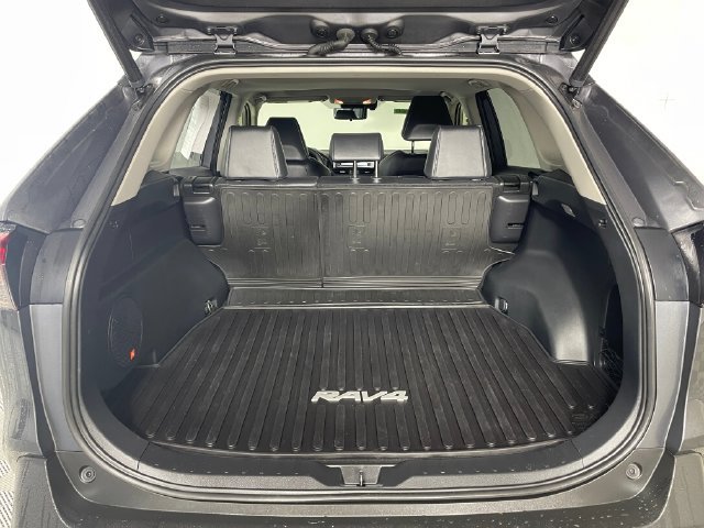 Used 2019 Toyota RAV4 Limited w/ Advanced Technology Package FWD image 20