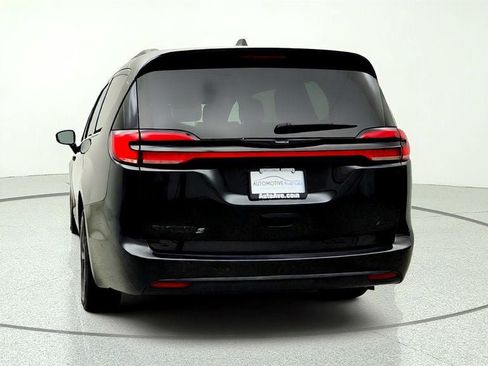Used 2021 Chrysler Pacifica Touring-L w/ Premium & Safety Sphere Group AWD/4WD image 6