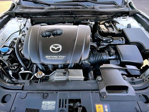 Used 2015 MAZDA MAZDA3 i Touring w/ Technology Package image 10