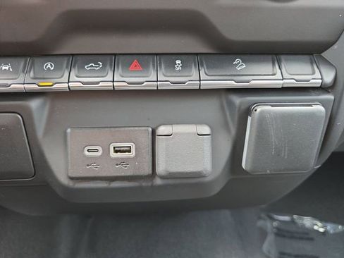 Used 2023 Chevrolet Silverado 1500 Custom Trail Boss AWD/4WD image 6