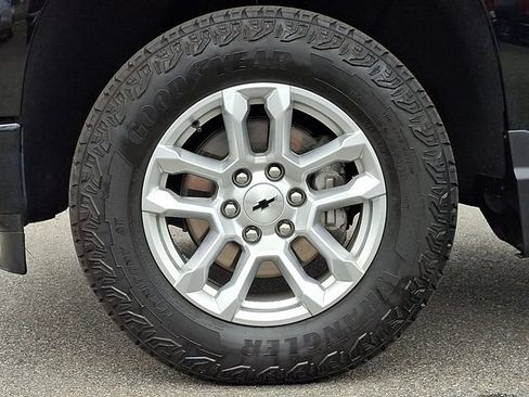 Used 2025 Chevrolet Silverado 1500 RST w/ Z71 Off-Road Package AWD/4WD image 8