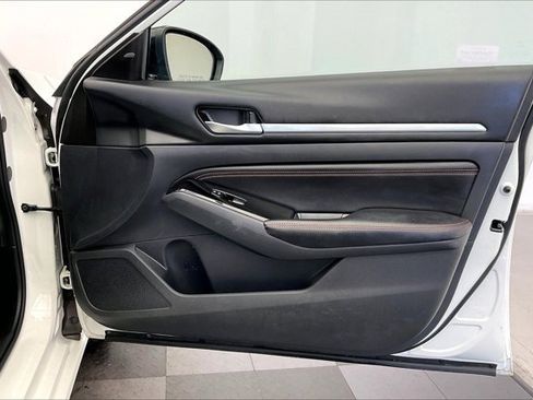 Used 2023 Nissan Altima 2.5 SR image 26
