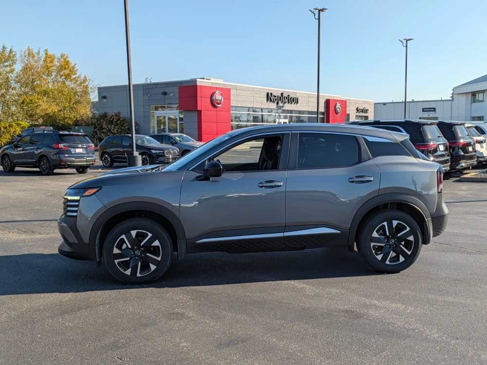 Used 2026 Nissan Kicks SV w/ SV Premium Package AWD/4WD image 4