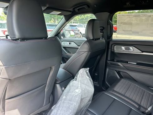 New 2026 Ford Explorer ST-Line w/ ST-Line Street Pack AWD/4WD image 17