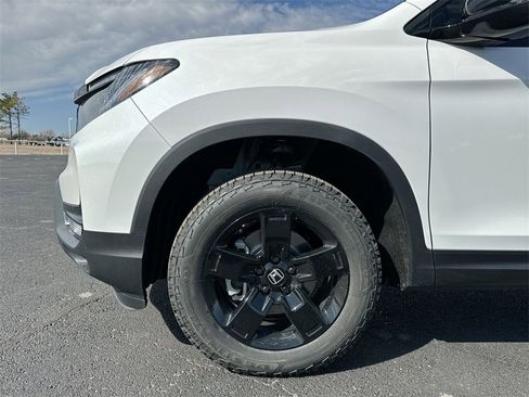 New 2026 Honda Ridgeline Black Edition image 10