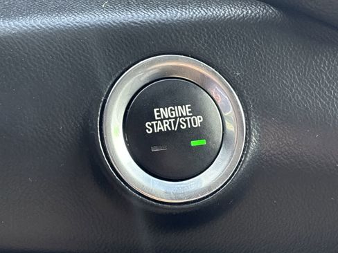 Used 2021 GMC Terrain SLT w/ Elevation Edition image 25