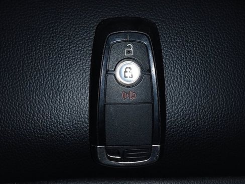 Used 2024 Ford Edge SEL image 32