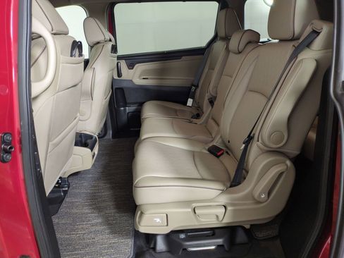 Used 2023 Honda Odyssey Elite image 25