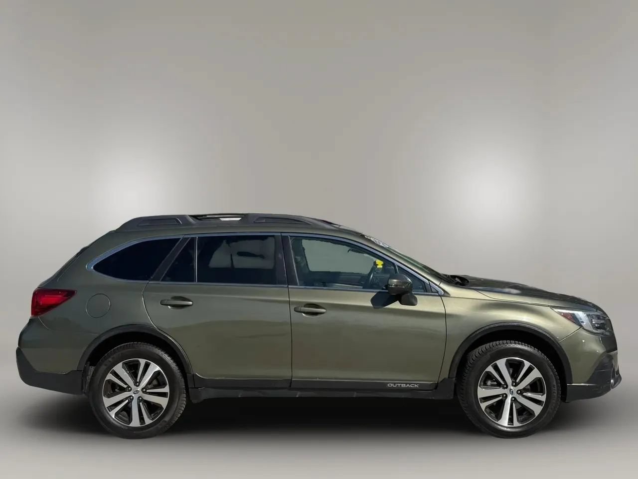 Used 2019 Subaru Outback 3.6R Limited AWD/4WD image 8