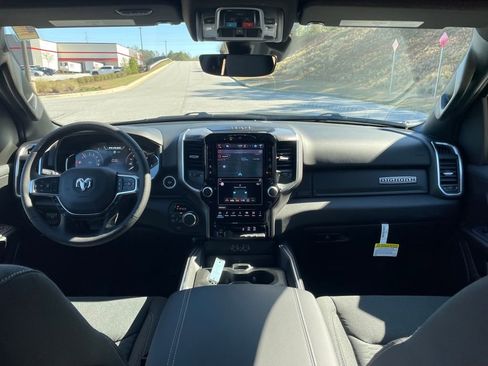 New 2026 RAM 1500 4x4 Crew Cab image 22
