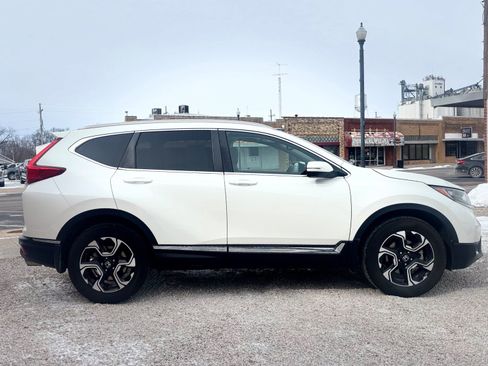Used 2018 Honda CR-V Touring image 2