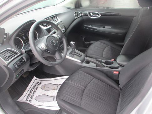 Used 2016 Nissan Sentra SV image 10