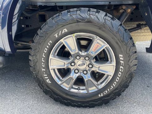 Used 2015 Ford F150 Lariat w/ Equipment Group 502A Luxury AWD/4WD image 13