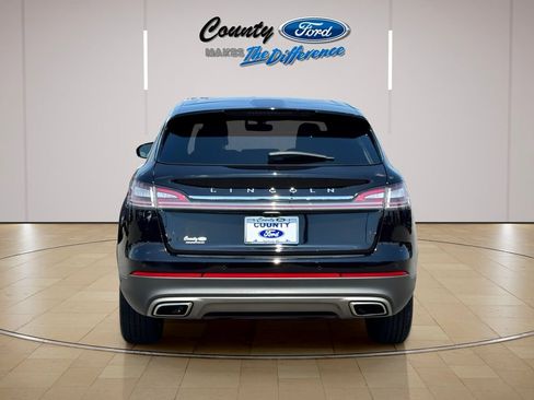 Used 2022 Lincoln Nautilus Reserve w/ Equipment Group 201A image 11