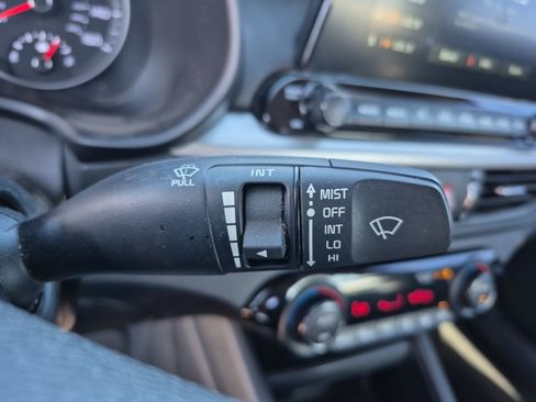 Used 2019 Kia Forte LXS FWD image 31
