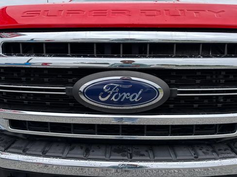 Used 2022 Ford F250 Lariat w/ Lariat Value Package AWD/4WD image 5