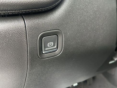 Used 2020 GMC Sierra 1500 SLT w/ SLT Premium Package image 13