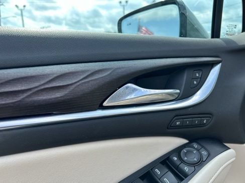 Used 2023 Buick Enclave Avenir w/ LPO, Floor Liner Package AWD/4WD image 30
