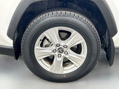 Used 2021 Toyota RAV4 XLE image 28