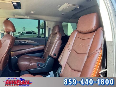 Used 2020 Cadillac Escalade ESV Premium Luxury AWD/4WD image 18