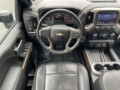 Used 2023 Chevrolet Silverado 2500 High Country image 9