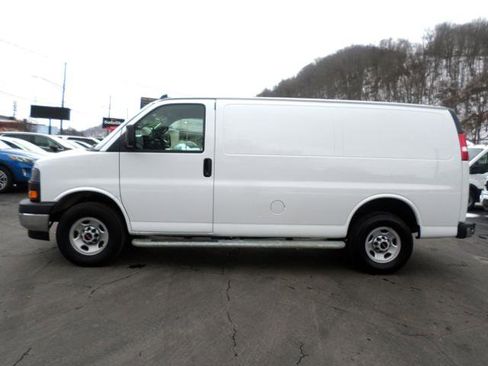 Used 2024 GMC Savana 2500 w/ Driver Convenience Package image 9