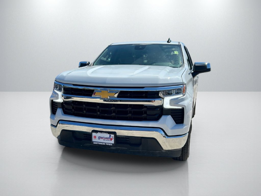 Used 2025 Chevrolet Silverado 1500 LT RWD image 2